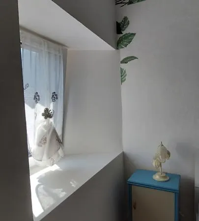 Via Castello Da Mary * モンテクレート