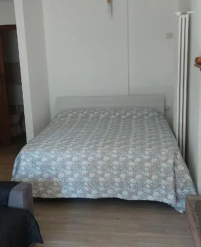 Via Castello Da Mary מונטקרטו