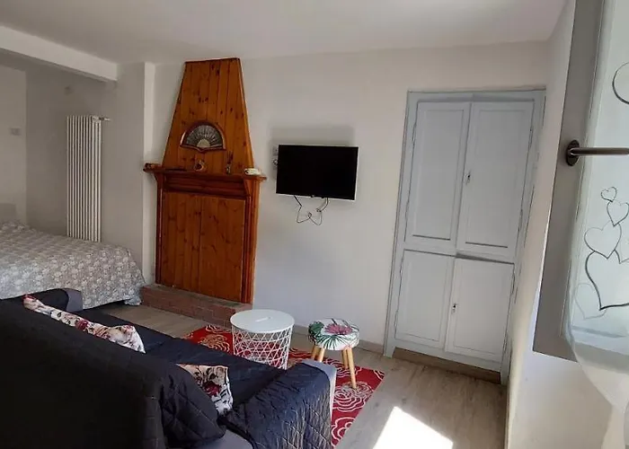 Via Castello Da Mary