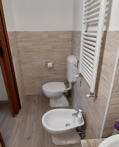 Via Castello Da Mary מונטקרטו