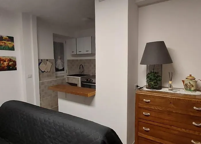 Via Castello Da Mary